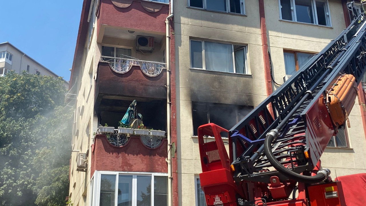 Şişli’de 4 katlı binadaki yangın söndürüldü